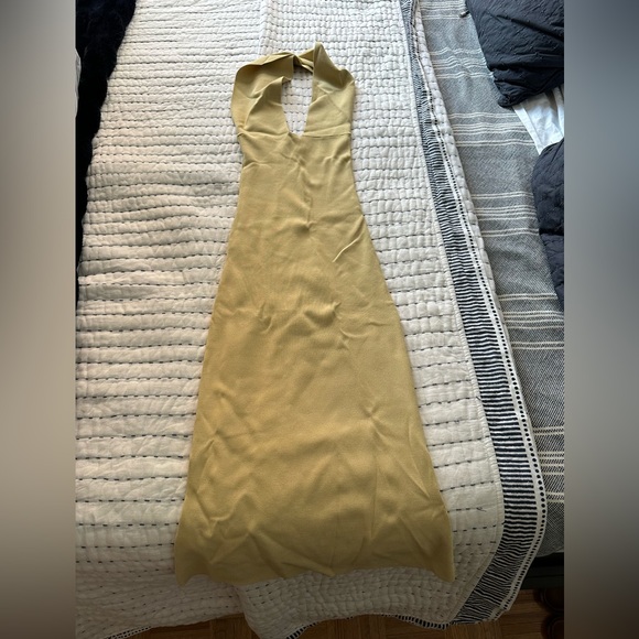 Tan we wore what dress - Picture 4 of 6